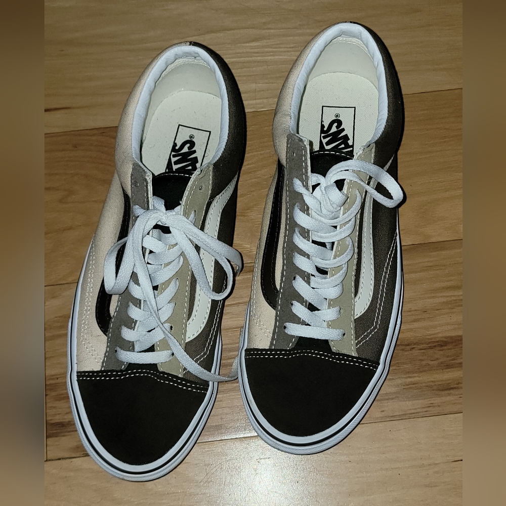 Vans off the wall sneakers
